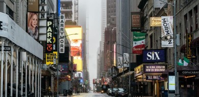 Nova York planeja reabrir escolas com ensino presencial e remoto
