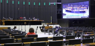 PEC que torna Fundeb permanente deve ser analisada hoje