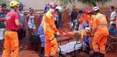Menina de 6 anos é resgatada de buraco em Uberlândia