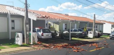 Casas são destelhadas próximo a aeroporto de Uberlândia