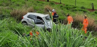 Motorista morre em batida entre dois carros BR-365 em Uberlândia