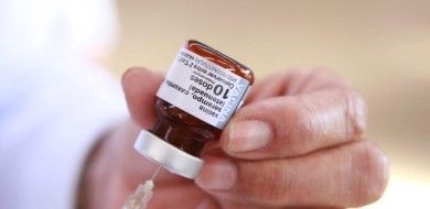 Coronavac é adequada para combater pandemia, dizem especialistas