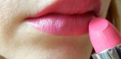 BATOM CINTILANTE DURA MAIS DO QUE GLOSS, SABIAM?