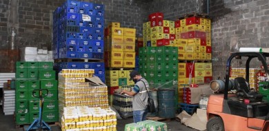 Prefeitura aprende 60 mil latas de cerveja em Uberlândia