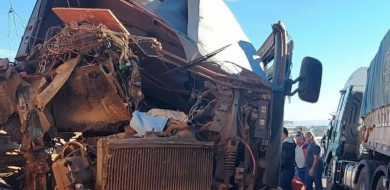 Acidente BR 050 batida entre caminhão deixa trânsito congestionado