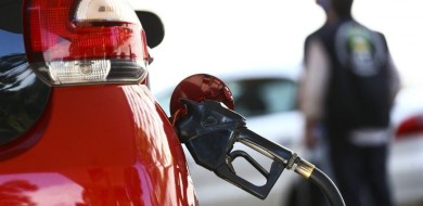 IPCA sobe 0,71% em março, puxado pela alta da gasolina