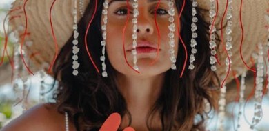 Eline lança álbum de estreia 