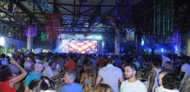 Carnaval no Praia Clube: onde a diversão encontra a tradição