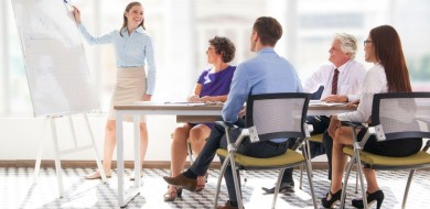 Semana começa com vagas de emprego e estágio na Fundação CDL Uberlândia