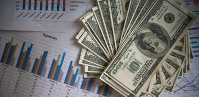Dólar abre em leve baixa nesta quarta-feira