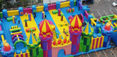Maior castelo inflável da América Latina chega ao Uberlândia Shopping