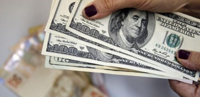 Para conter a alta do dólar, BC anuncia leilão da moeda estrangeira