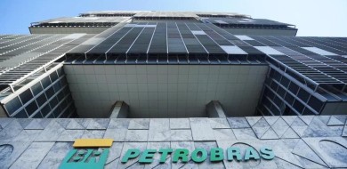 Petrobras tem lucro de R$ 23,7 bilhões no 1° trimestre, queda de 38%