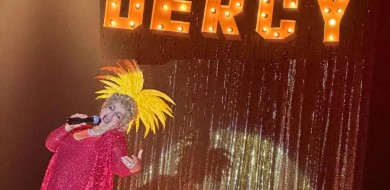 Premiado espetáculo presta homenagem a Dercy Gonçalves