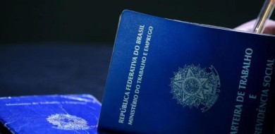 Desemprego cai a 6,9% no trimestre terminado em junho, diz IBGE
