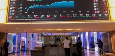 Dólar abre em baixa à espera de discurso de presidente do BC dos EUA