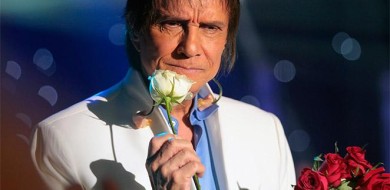 Roberto Carlos apresenta o show Eu Ofereço Flores no Palácio de Cristal