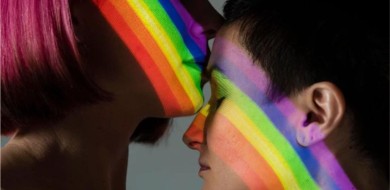 Performance “O que te molha?” discute gênero, desejo e visibilidade lésbica