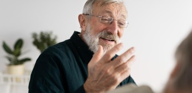 Surdez em idosos: impactos e manejo multidisciplinar na terceira idade