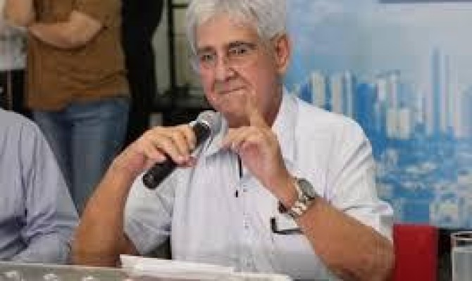 Corpo de Odelmo Leão é velado na Arena Sabiazinho, em Uberlândia